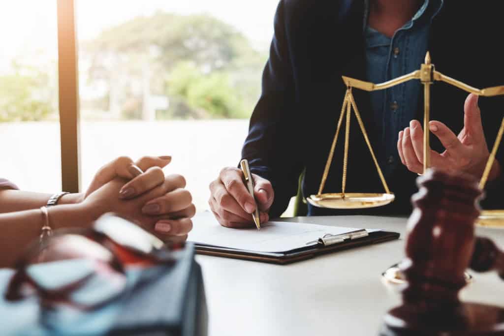 Court Applications vs. Mediation: A Less Stressful Path with EH Mediation Croydon